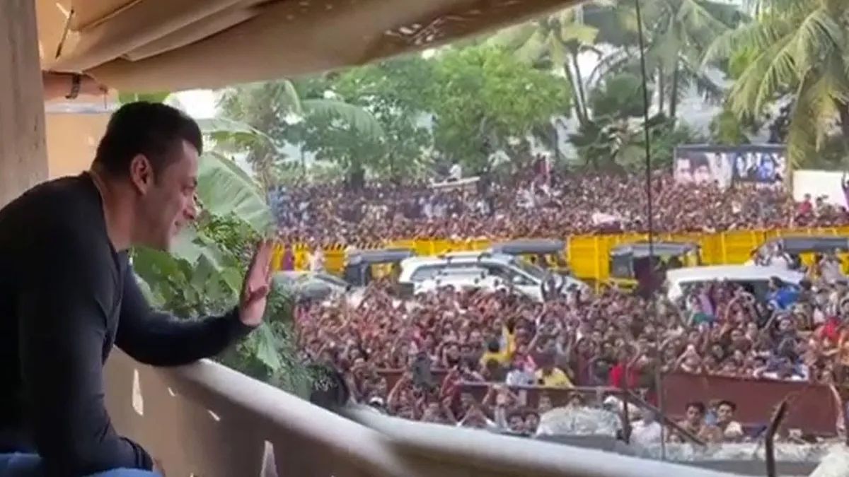 Salman Khan Rings in 58th Birthday Amidst Fan Frenzy and Family Celebration!